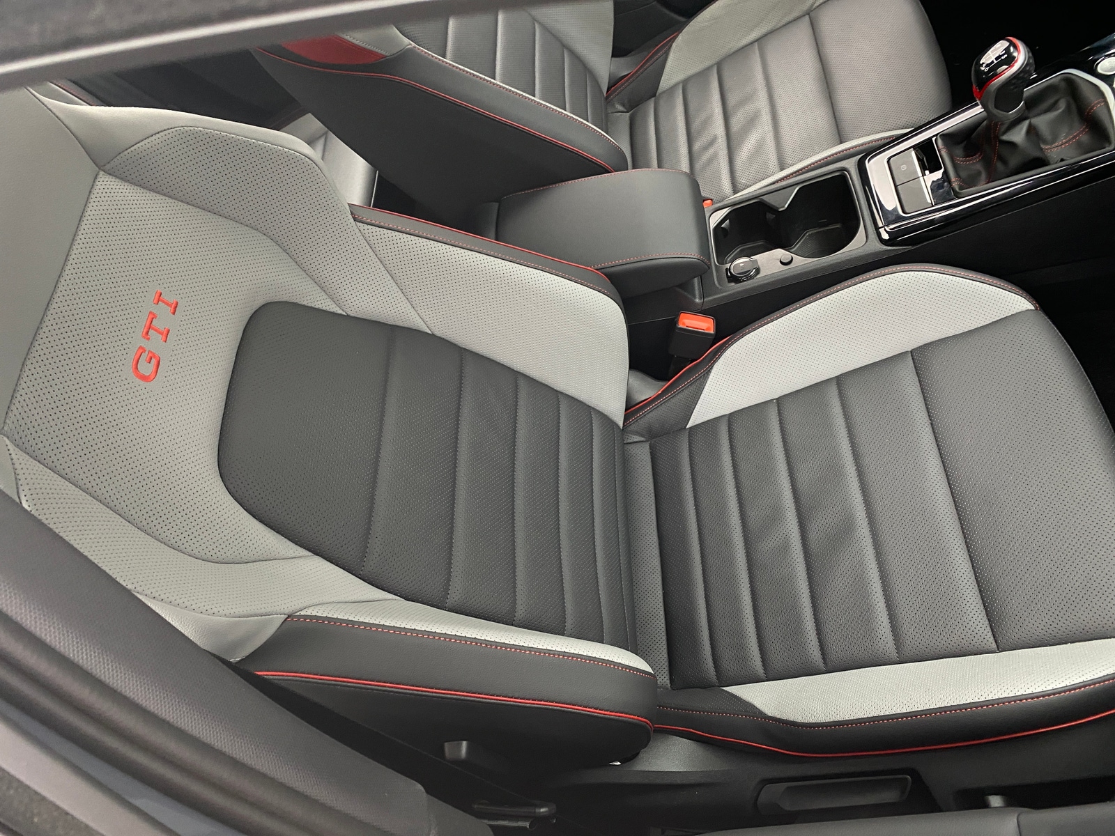 Thumbnail: 2024 Volkswagen Golf - 2