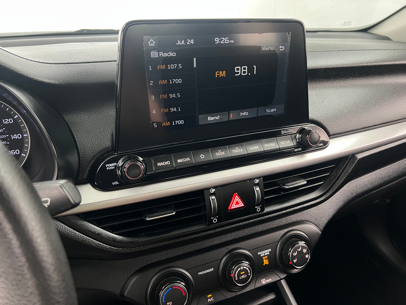 Thumbnail: 2020 Kia Forte - 4