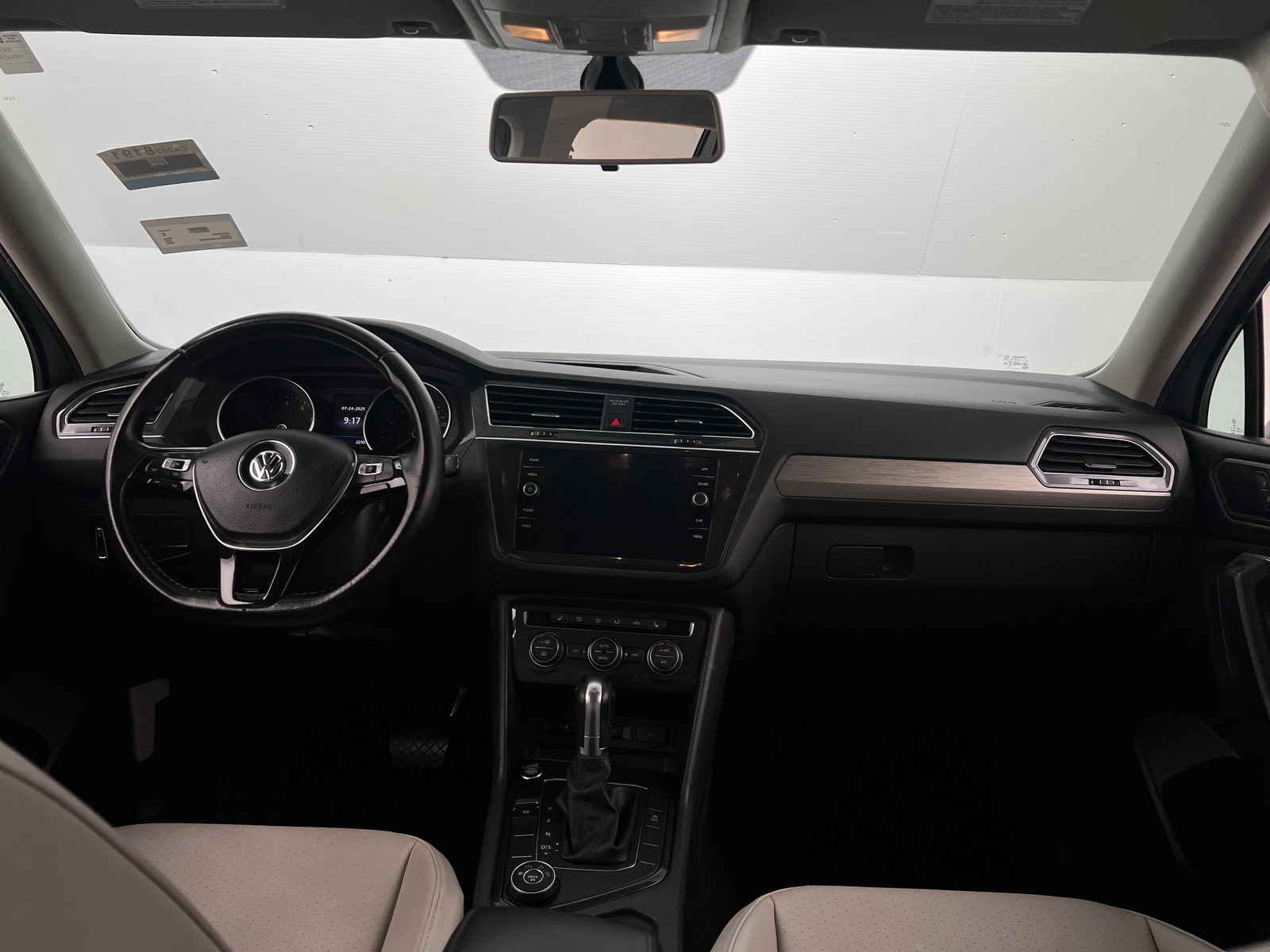 Thumbnail: 2019 Volkswagen Tiguan - 2