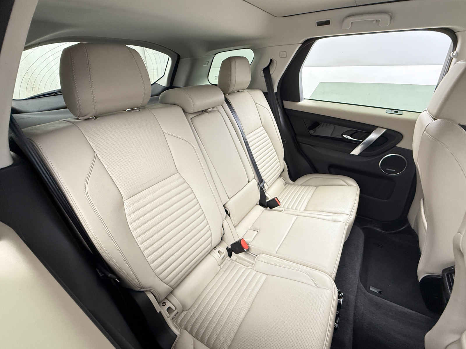 Thumbnail: 2021 Land Rover Discovery Sport - 5