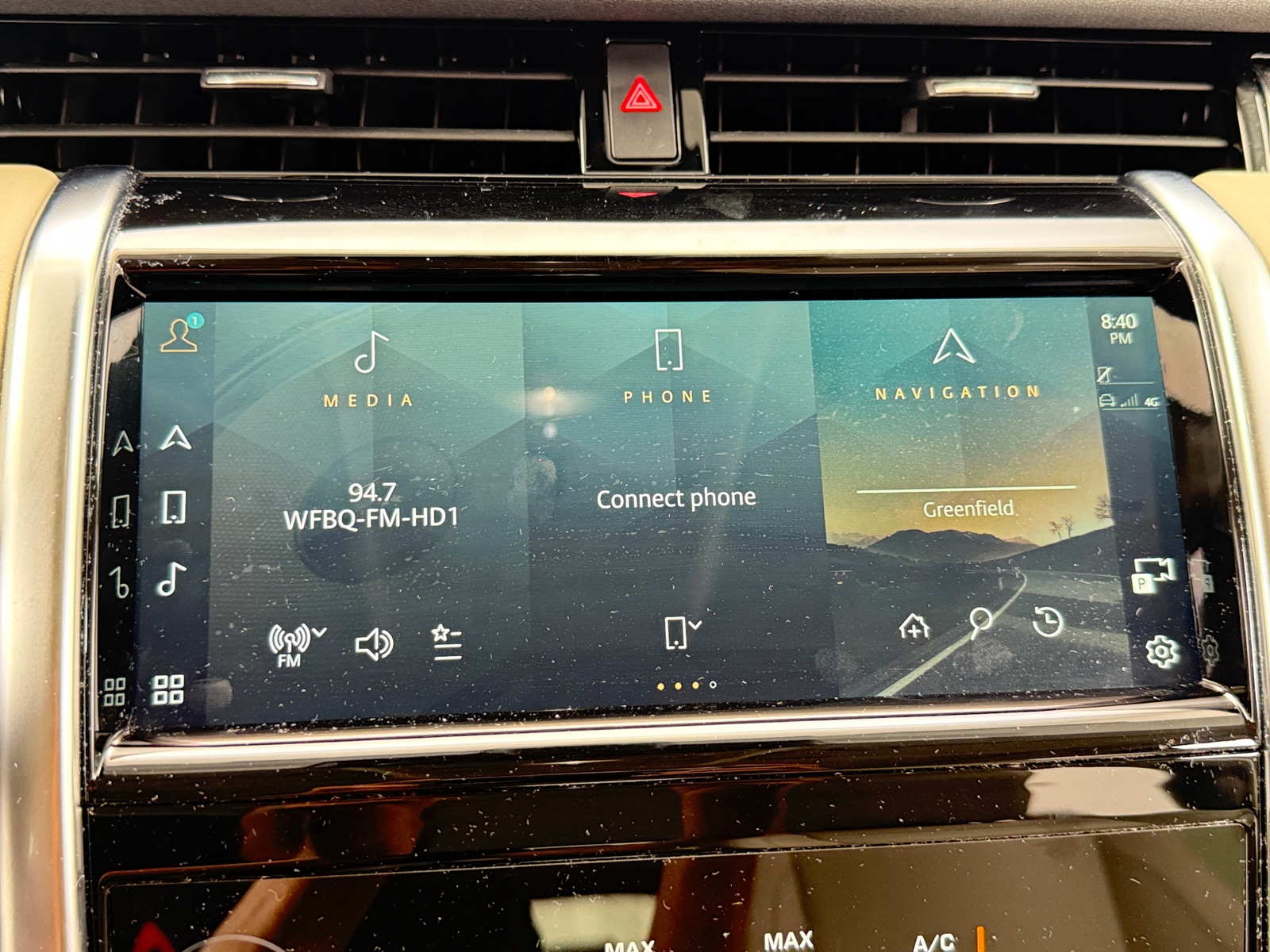 Thumbnail: 2021 Land Rover Discovery Sport - 3