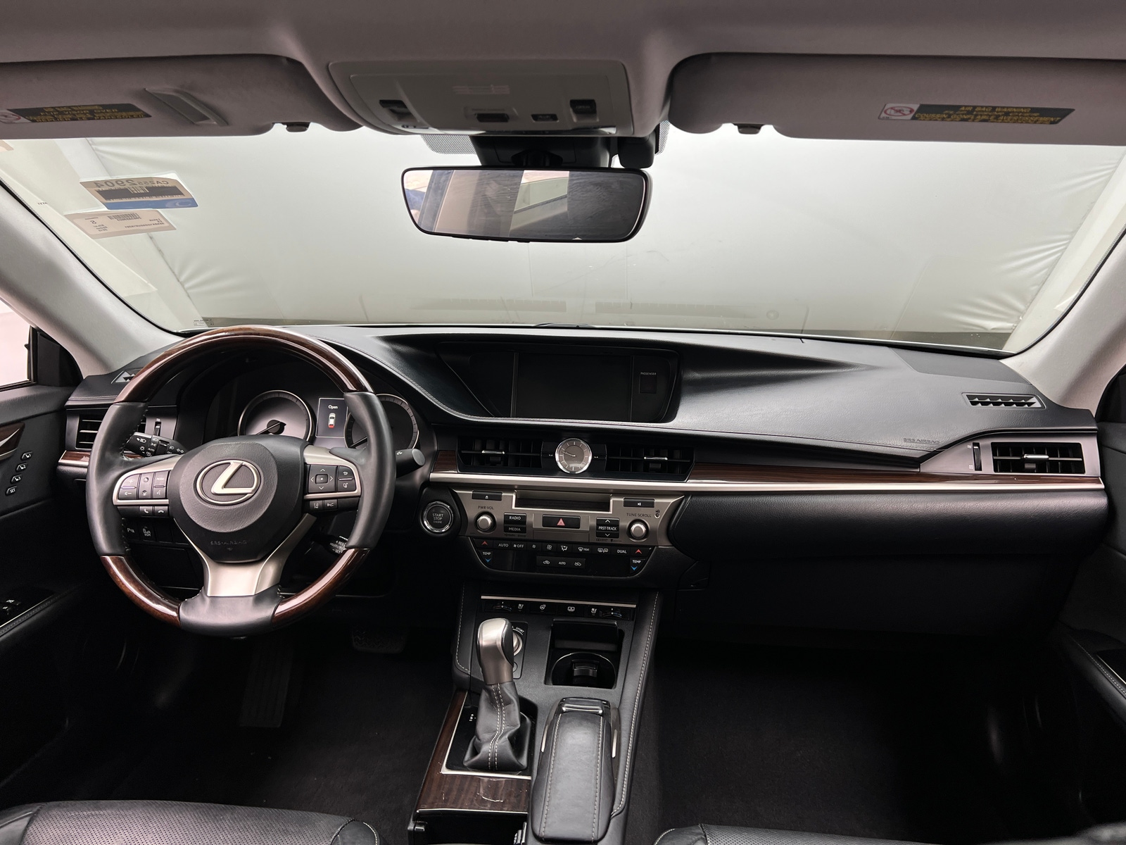 Thumbnail: 2016 Lexus ES - 2