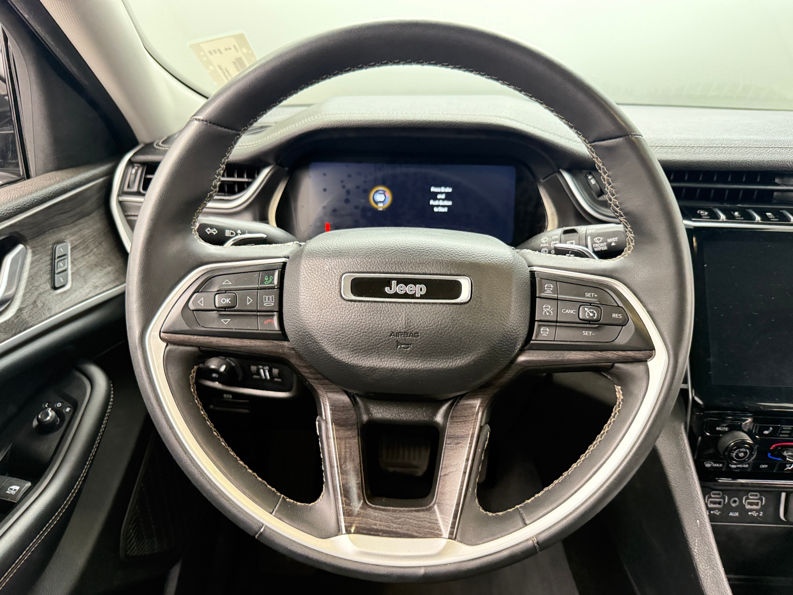 Thumbnail: 2023 Jeep Grand Cherokee L - 4