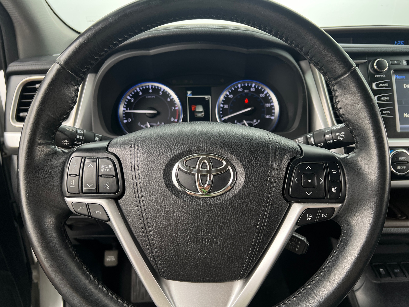 Thumbnail: 2017 Toyota Highlander - 4