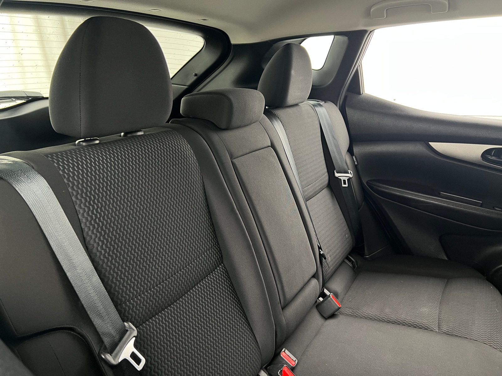 Thumbnail: 2021 Nissan Rogue Sport - 6