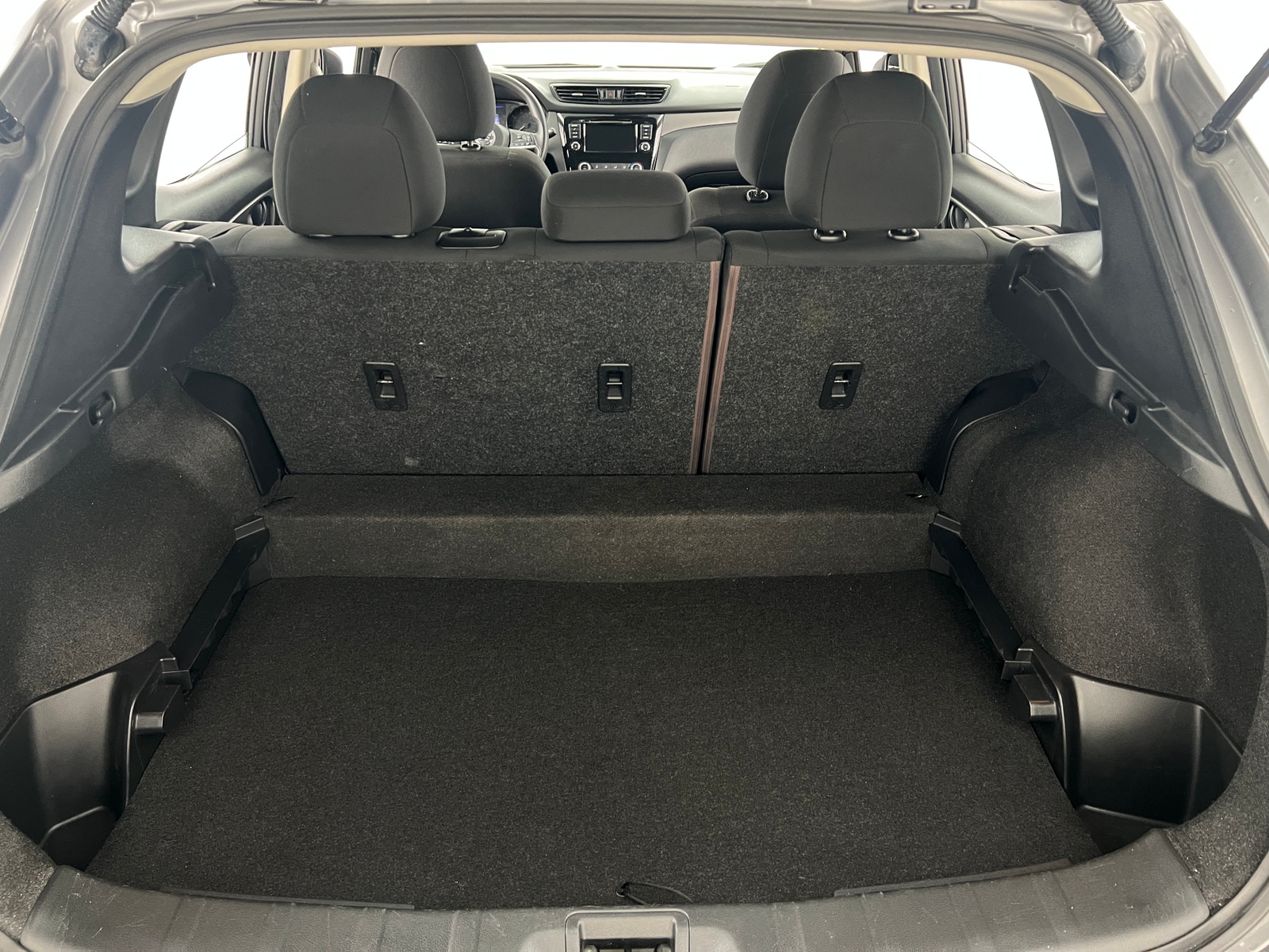 Thumbnail: 2021 Nissan Rogue Sport - 7