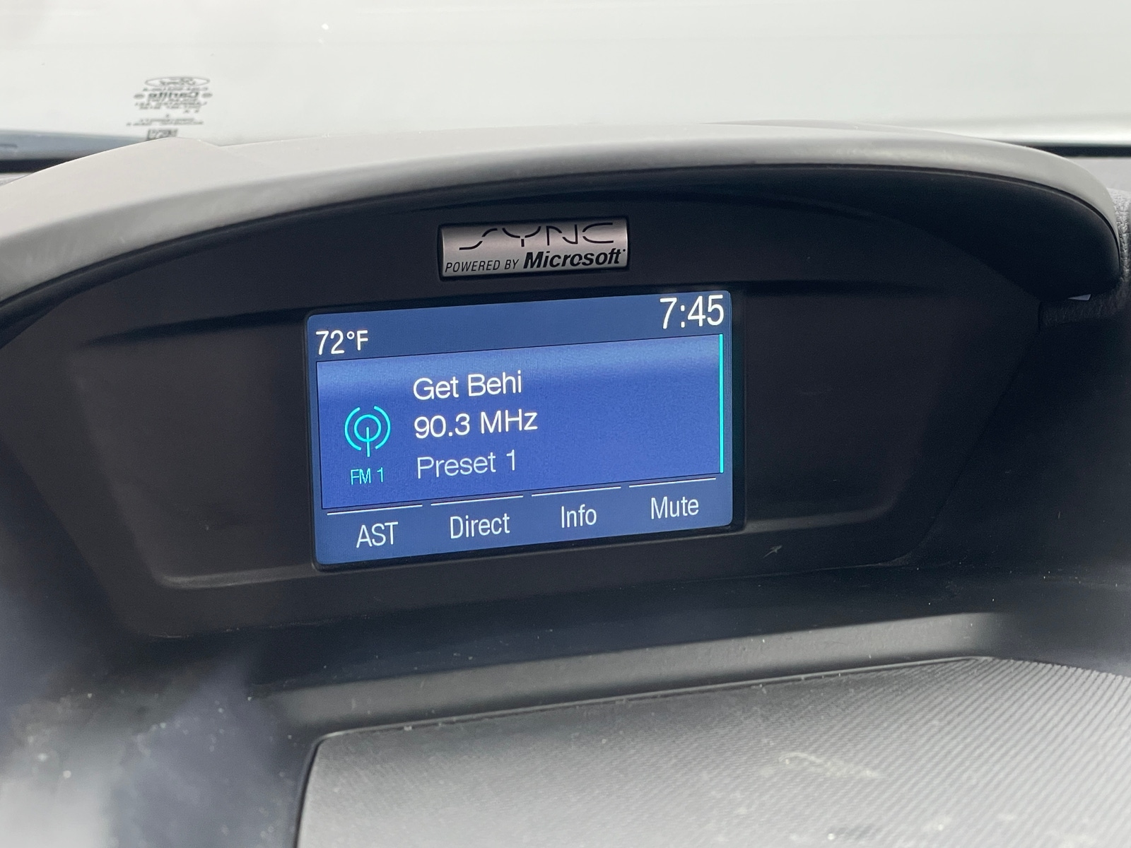 Thumbnail: 2015 Ford Escape - 4