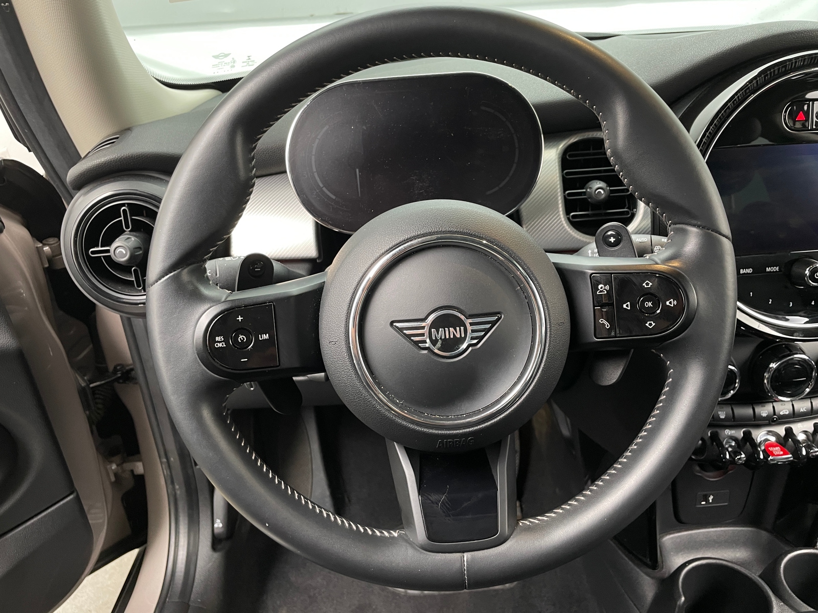 Thumbnail: 2023 MINI Cooper Hardtop - 4
