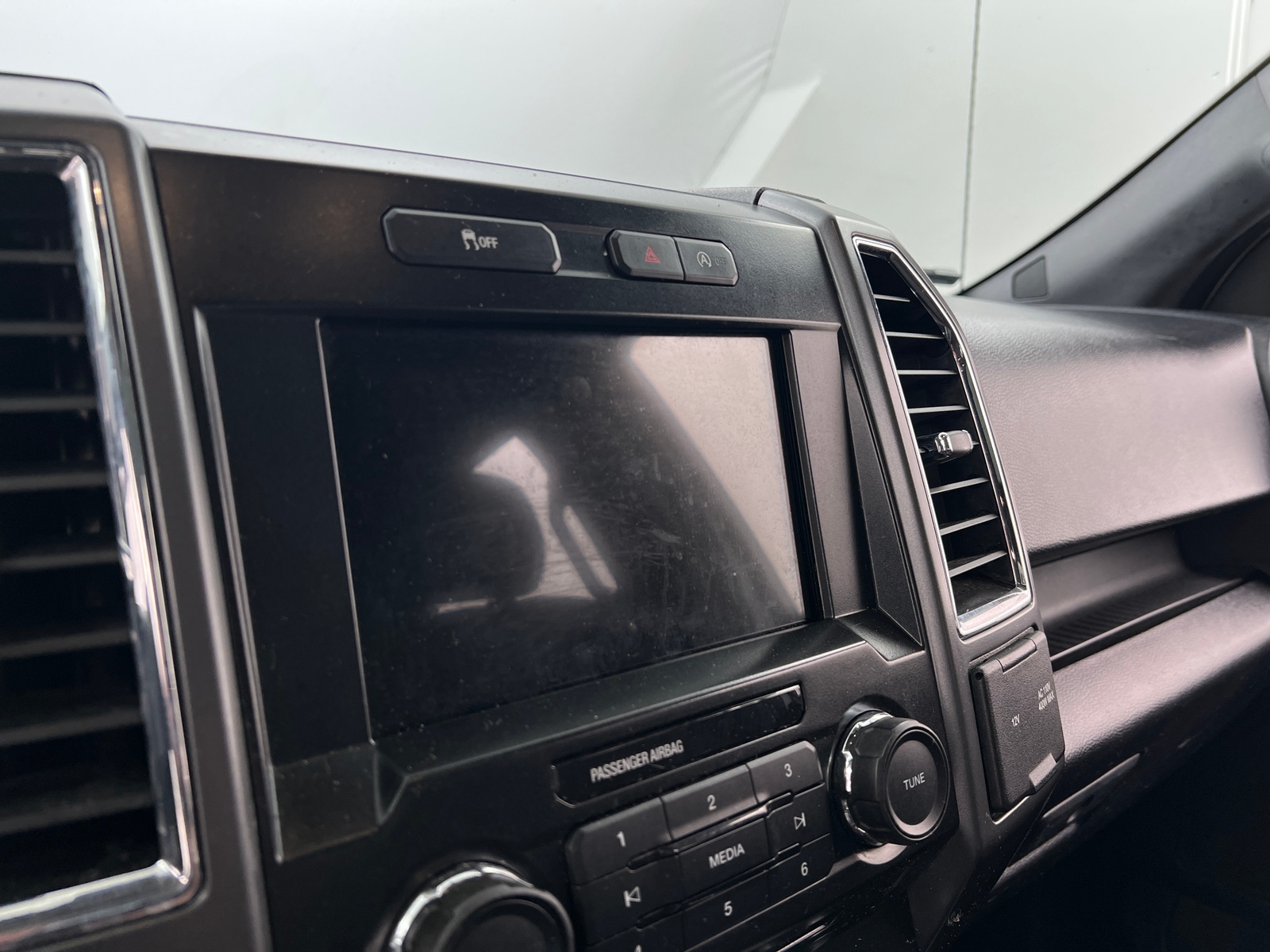 Thumbnail: 2016 Ford Econoline - 4