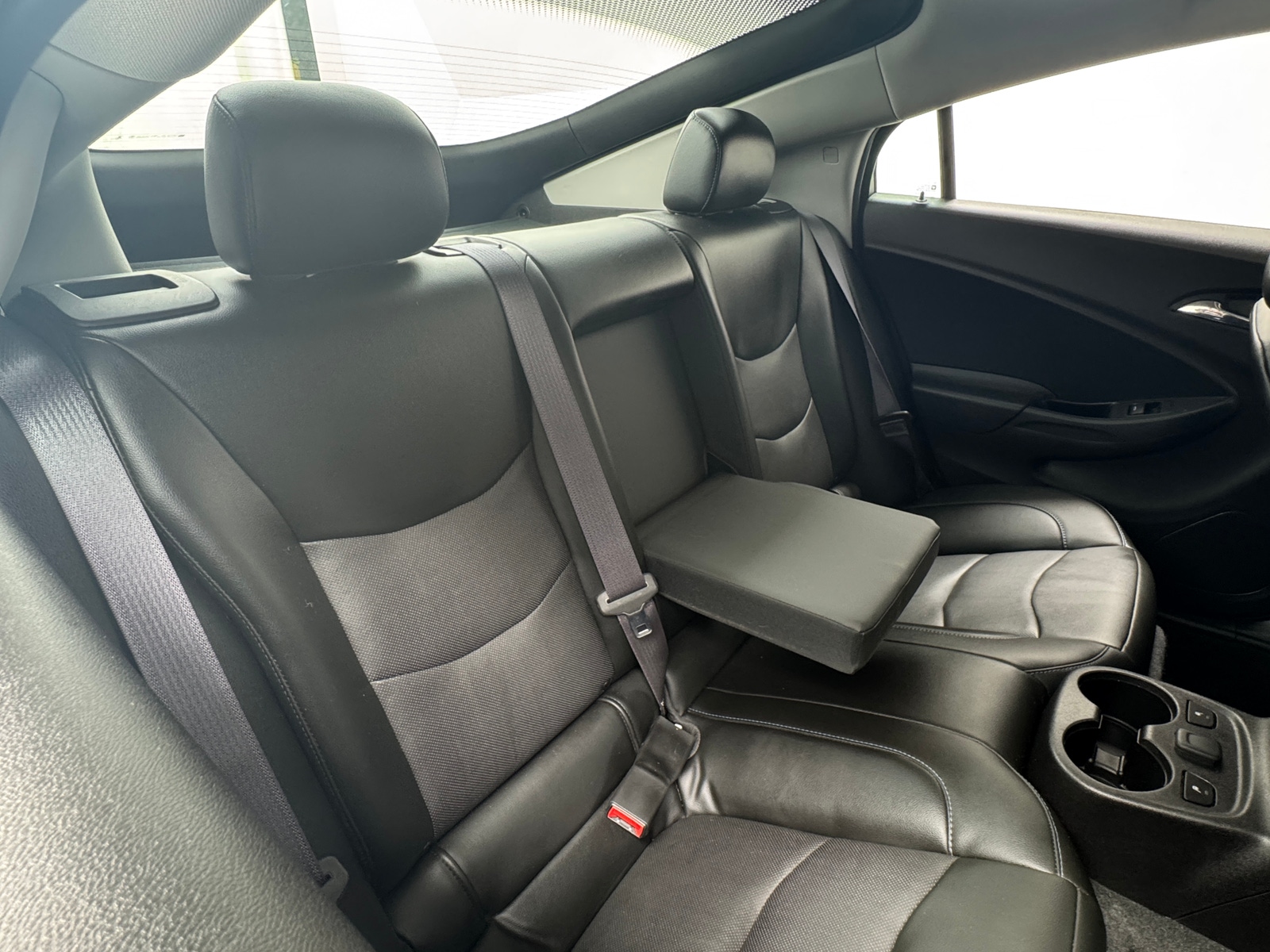 Thumbnail: 2017 Chevrolet Volt - 5