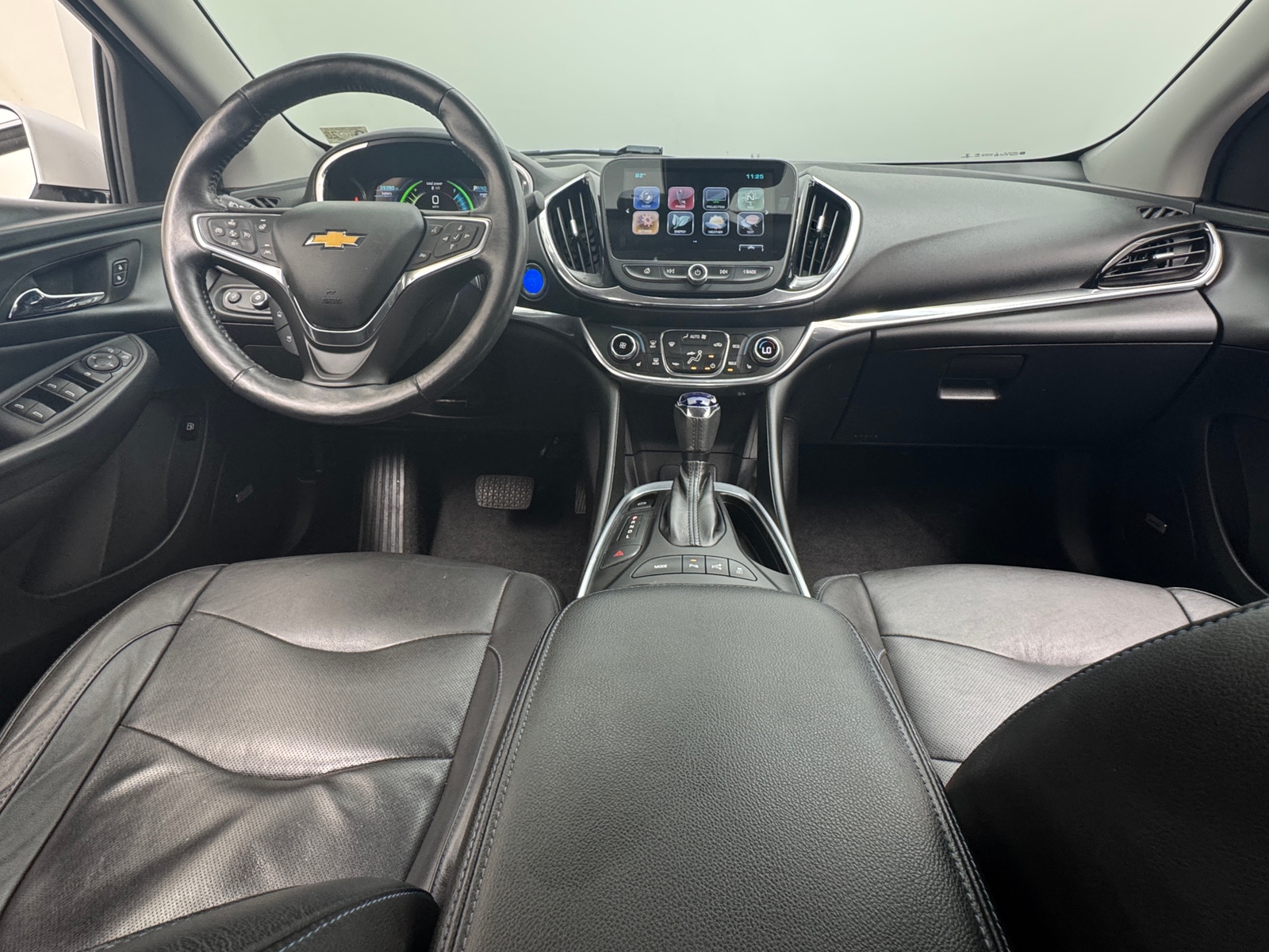 Thumbnail: 2017 Chevrolet Volt - 2