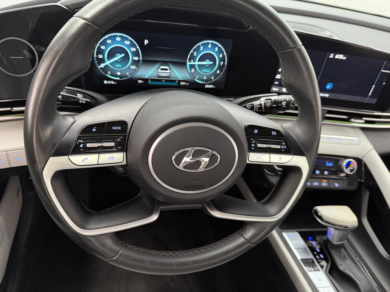 Thumbnail: 2023 Hyundai Elantra - 4