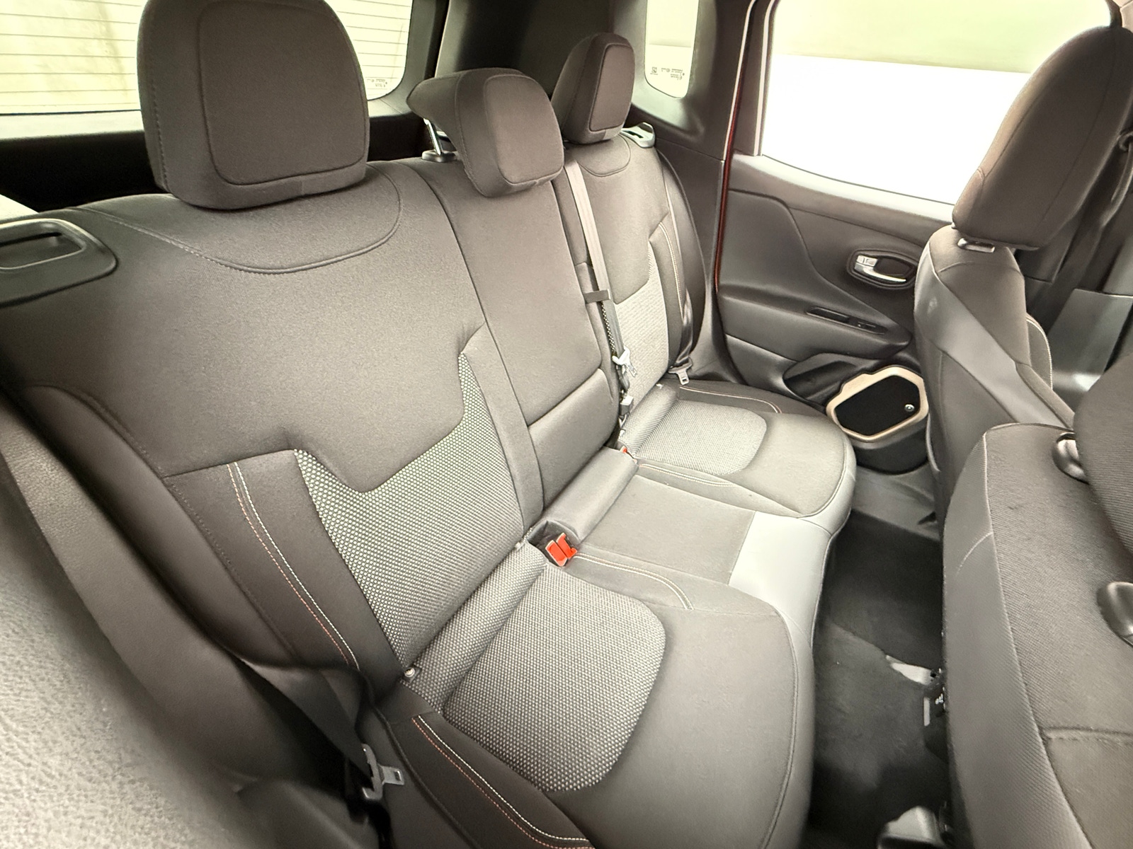 Thumbnail: 2016 Jeep Renegade - 6