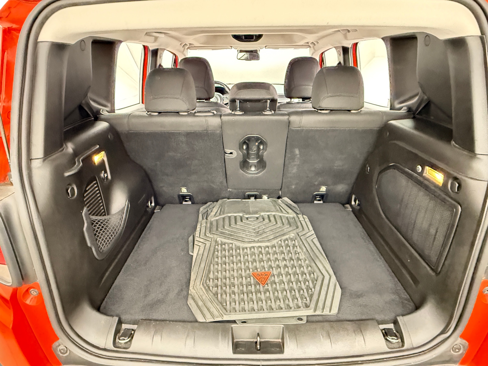 Thumbnail: 2016 Jeep Renegade - 7