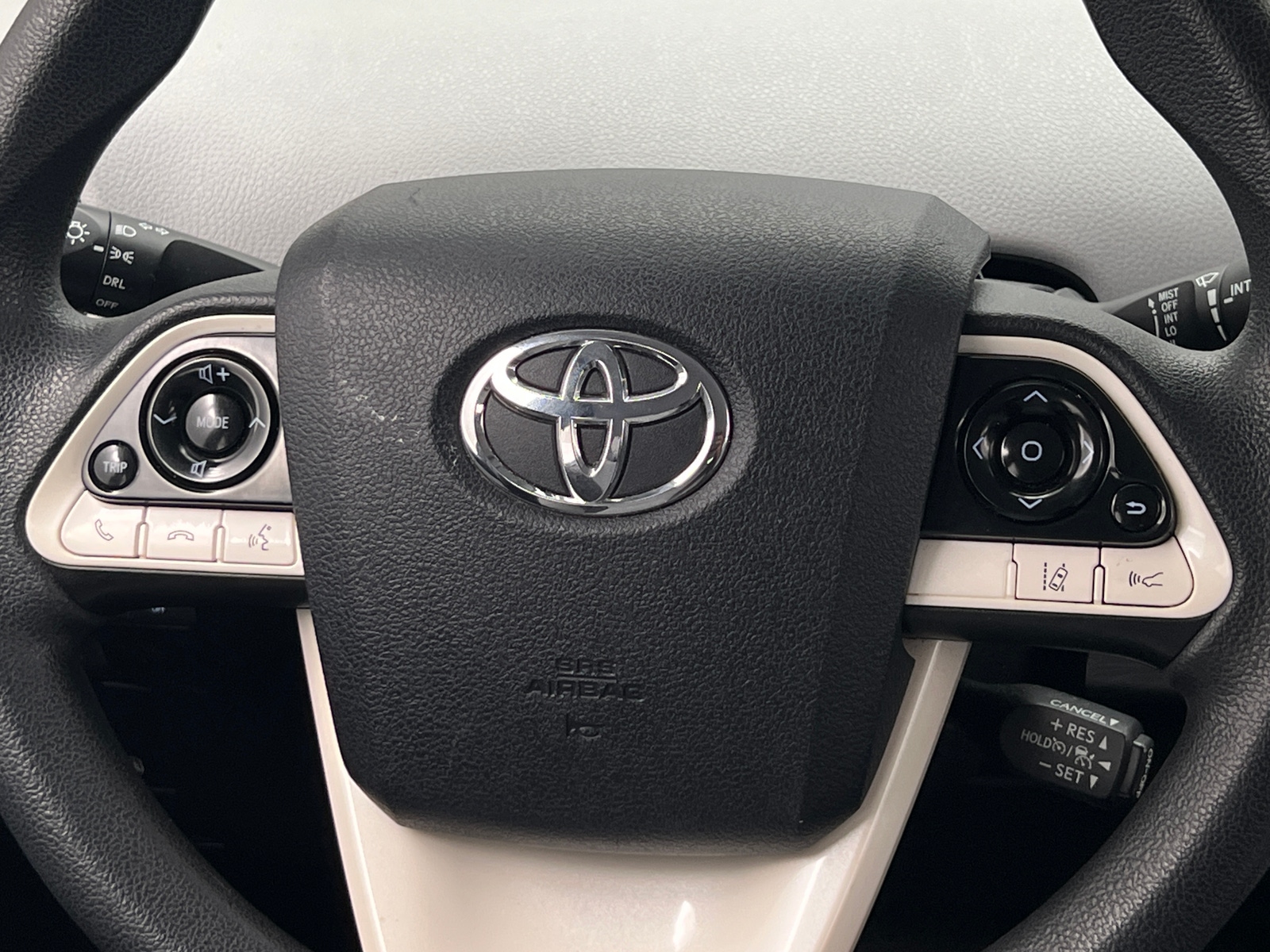 Thumbnail: 2018 Toyota Prius - 5