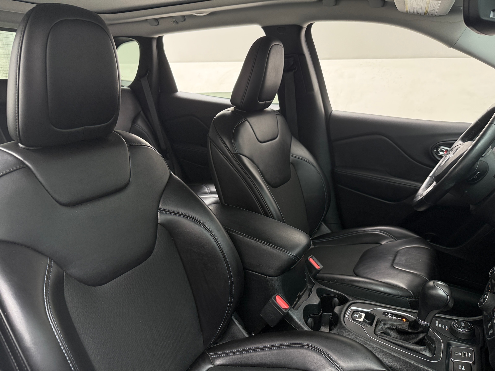 Thumbnail: 2019 Jeep Cherokee - 2
