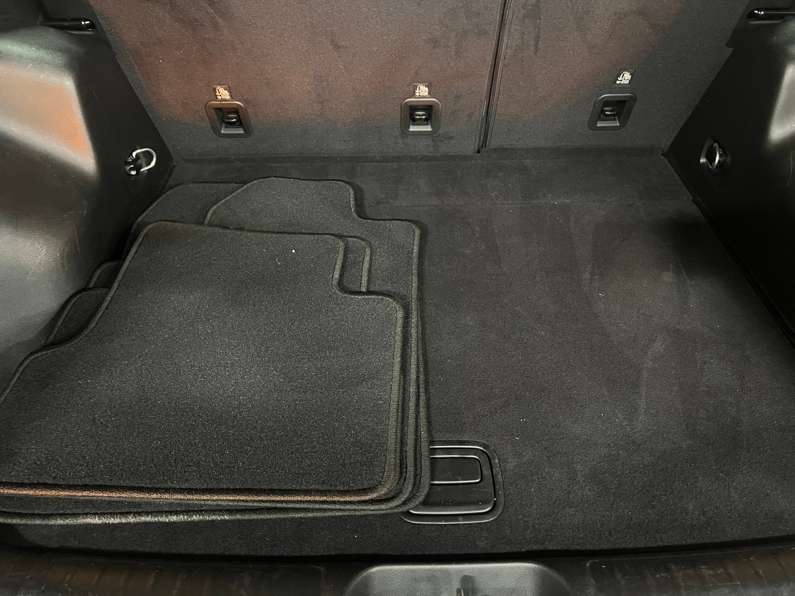 Thumbnail: 2019 Jeep Cherokee - 7