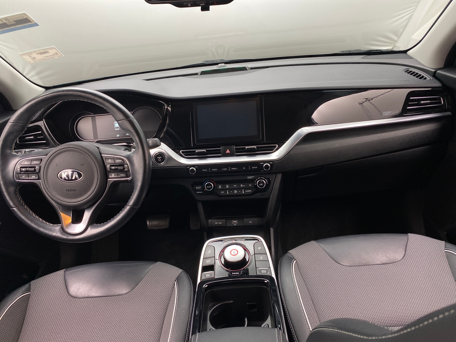 Thumbnail: 2020 Kia Niro - 3