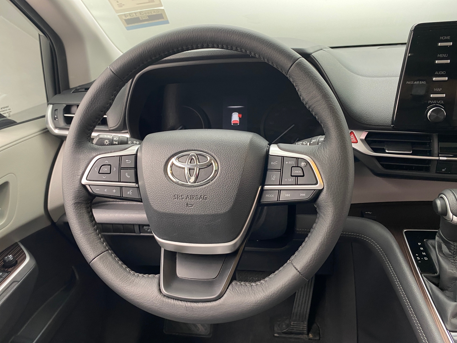 Thumbnail: 2021 Toyota Sienna - 4