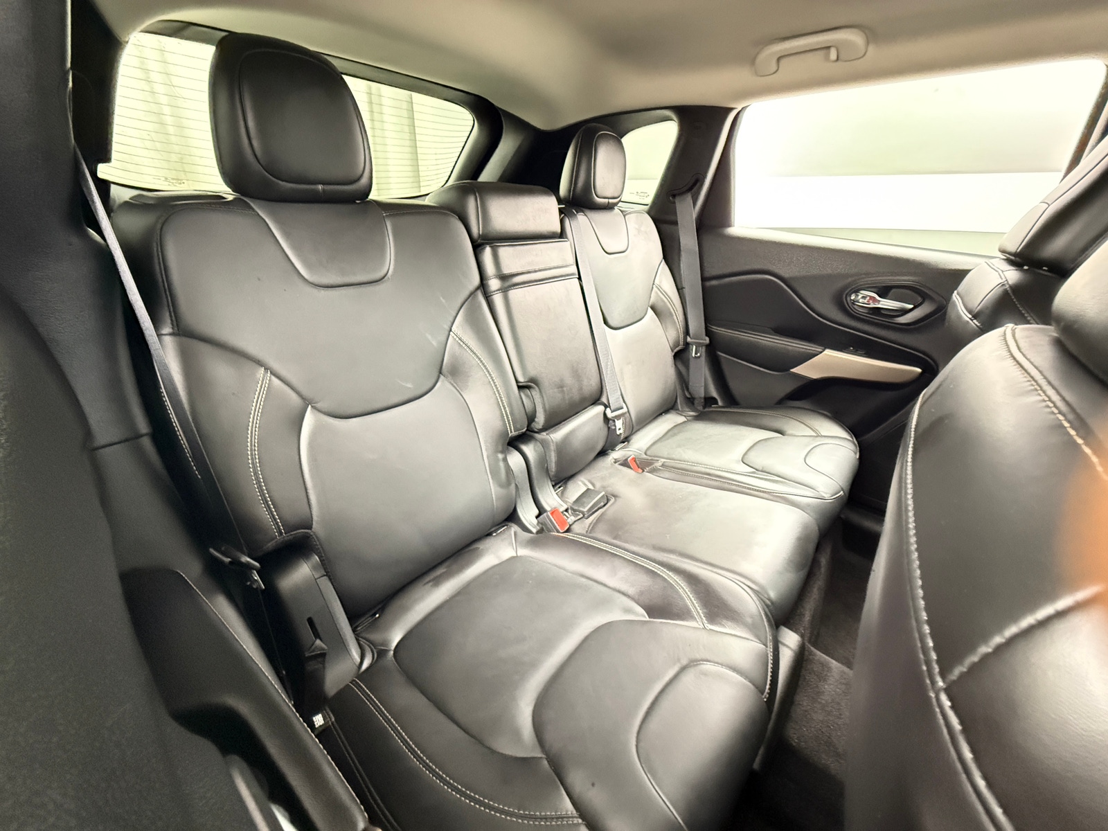 Thumbnail: 2018 Jeep Cherokee - 5