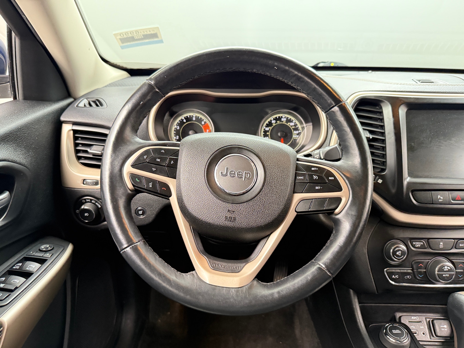 Thumbnail: 2018 Jeep Cherokee - 4