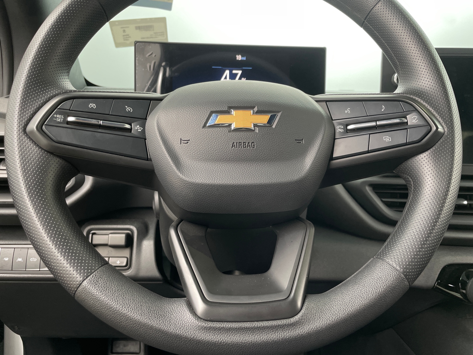 Thumbnail: 2024 Chevrolet Silverado EV - 4