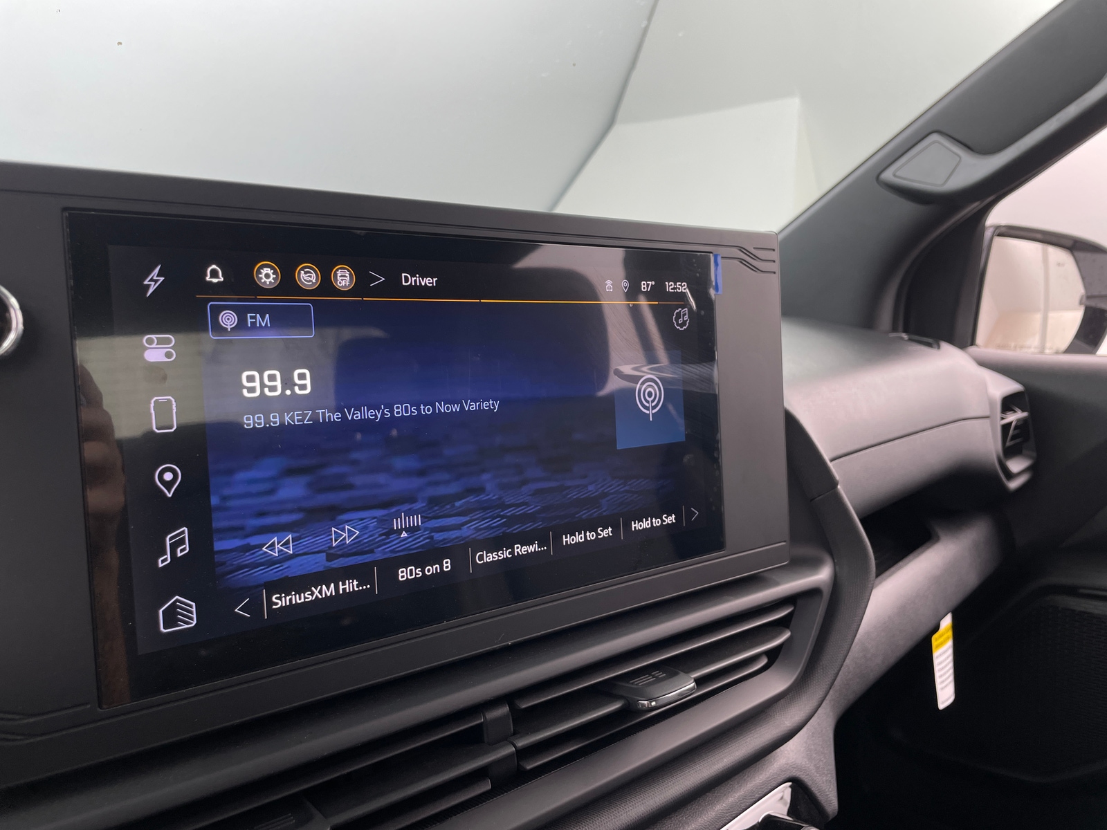 Thumbnail: 2024 Chevrolet Silverado EV - 3