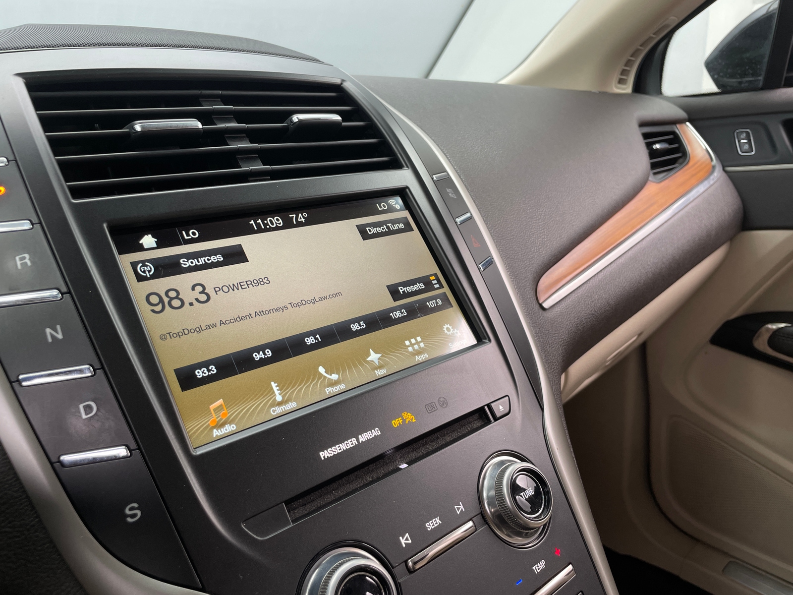 Thumbnail: 2017 Lincoln MKC - 3