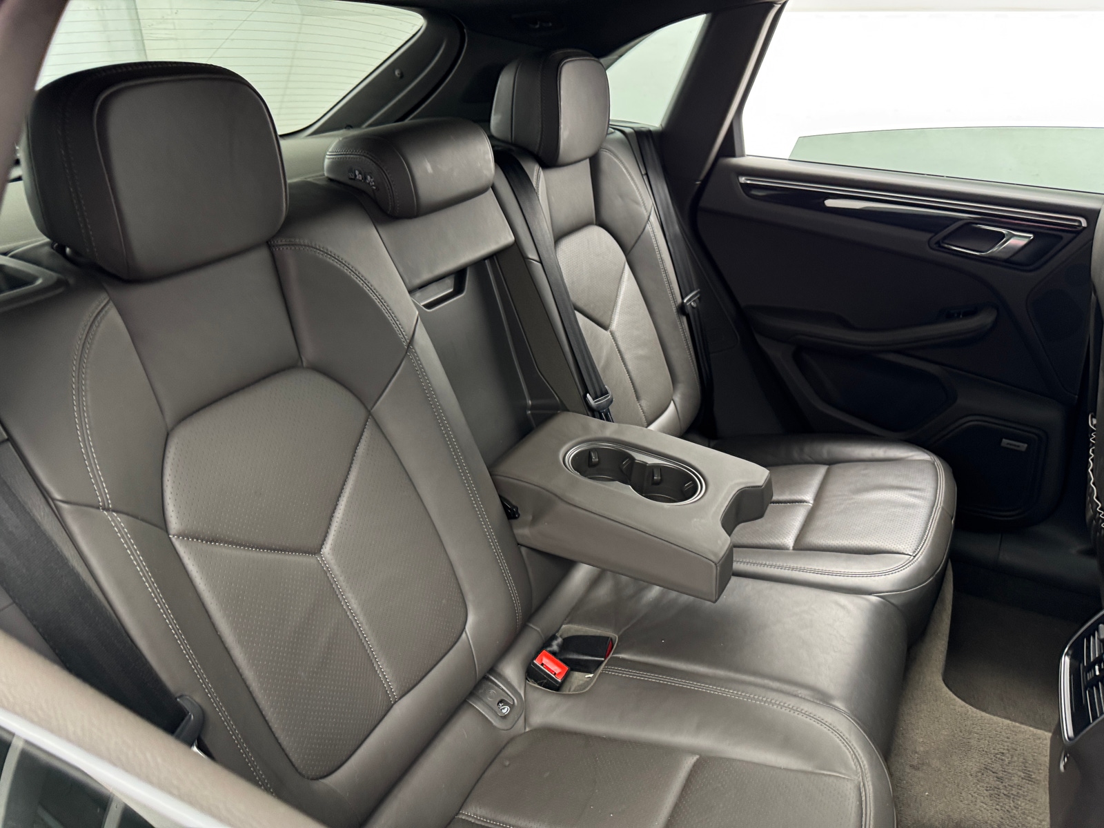 Thumbnail: 2021 Porsche Macan - 5