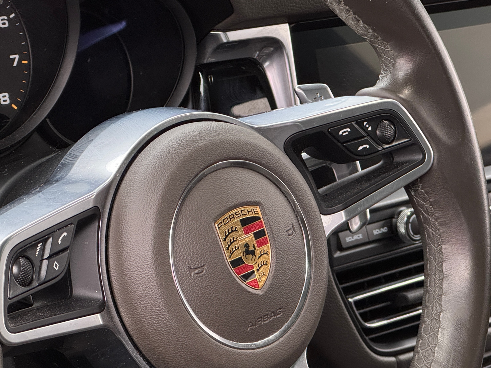 Thumbnail: 2021 Porsche Macan - 4