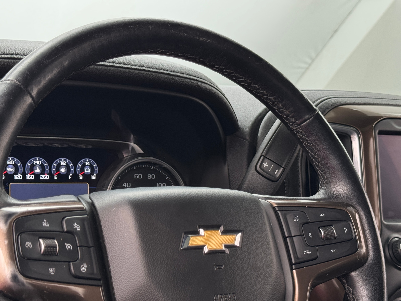 Thumbnail: 2020 Chevrolet Silverado 1500 - 4