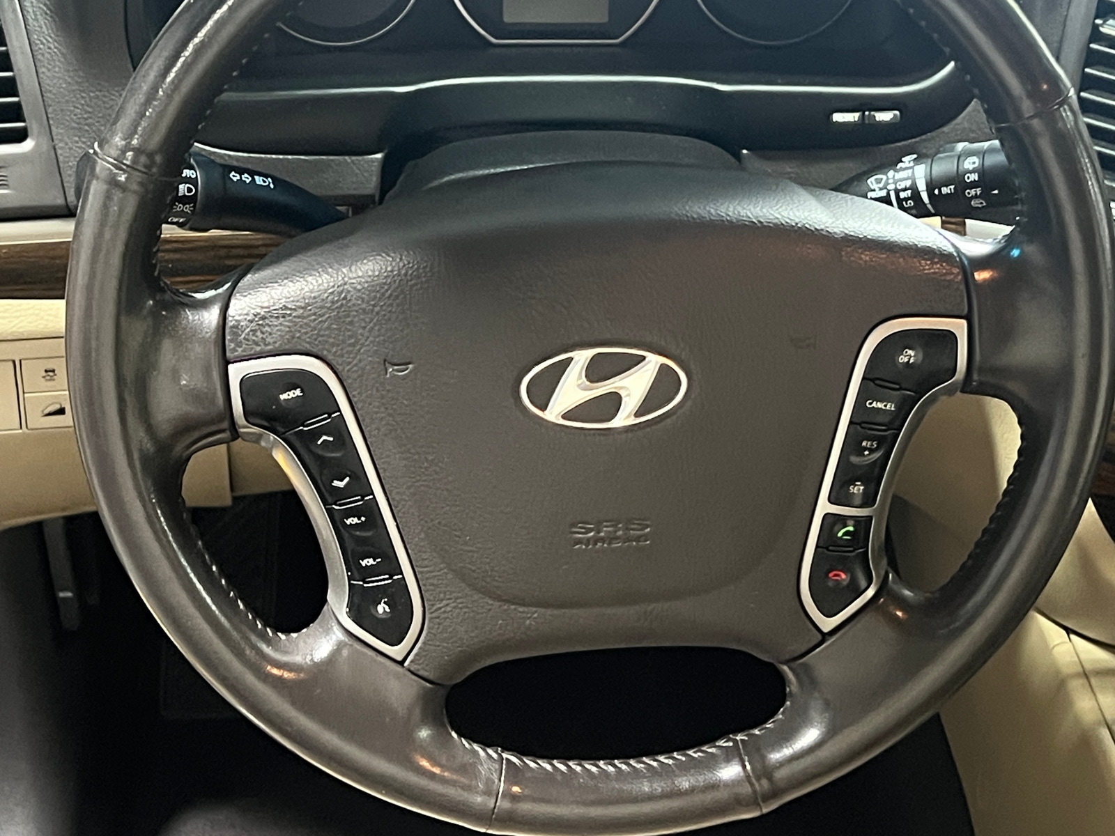 Thumbnail: 2012 Hyundai Santa Fe - 4