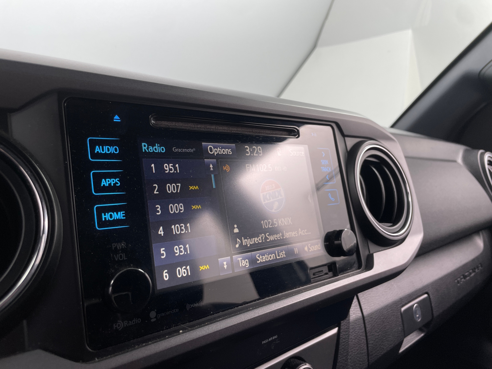 Thumbnail: 2019 Toyota Tacoma - 4