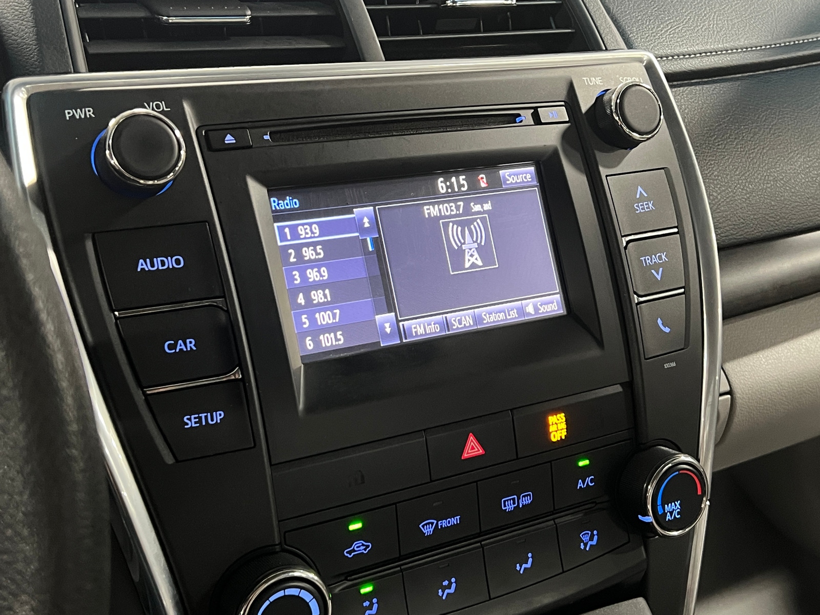 Thumbnail: 2015 Toyota Camry - 4
