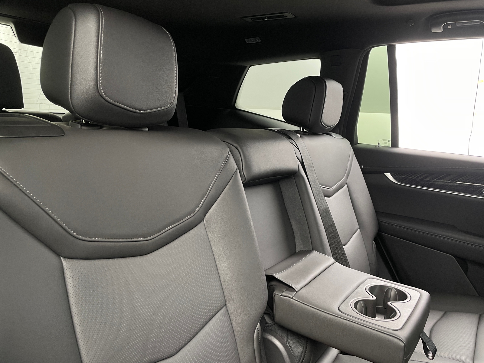 Thumbnail: 2025 Cadillac XT6 - 5