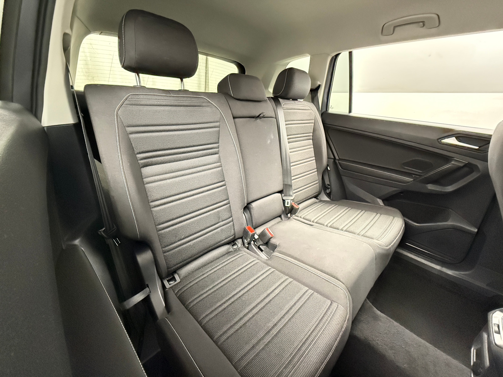 Thumbnail: 2022 Volkswagen Tiguan - 6