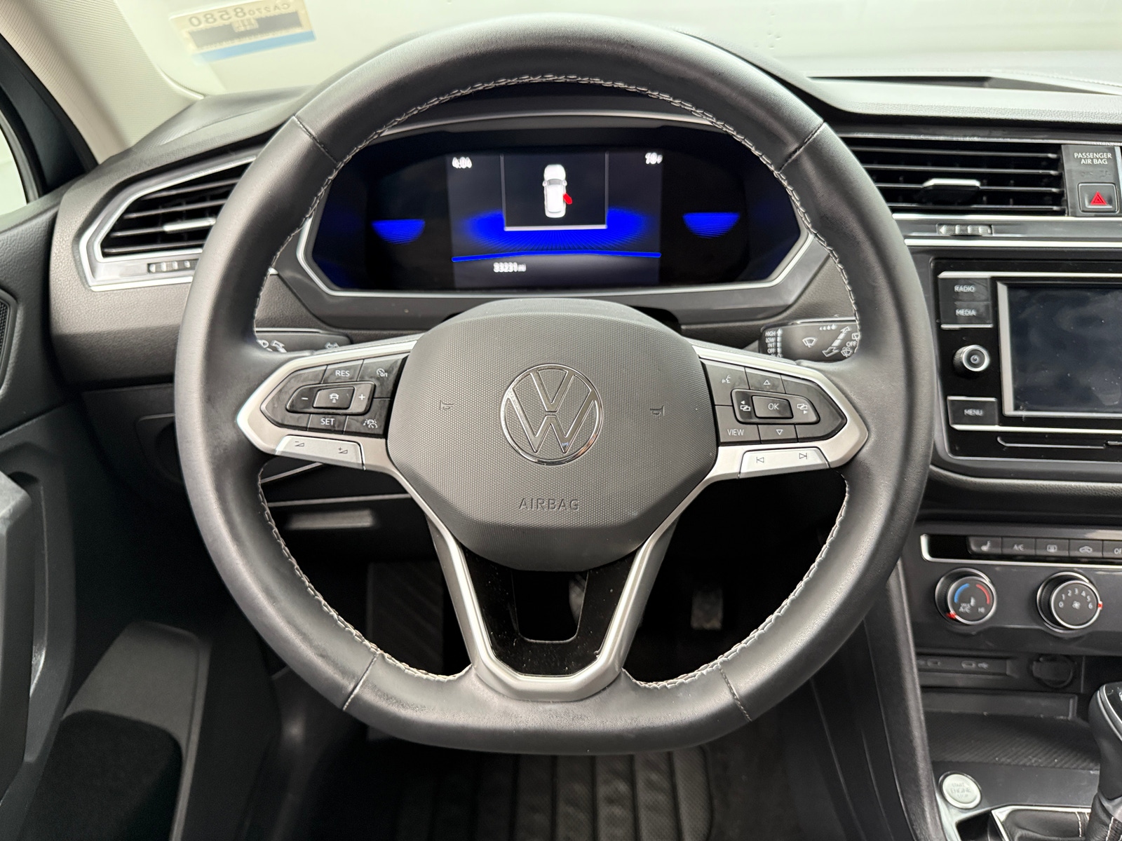 Thumbnail: 2022 Volkswagen Tiguan - 5