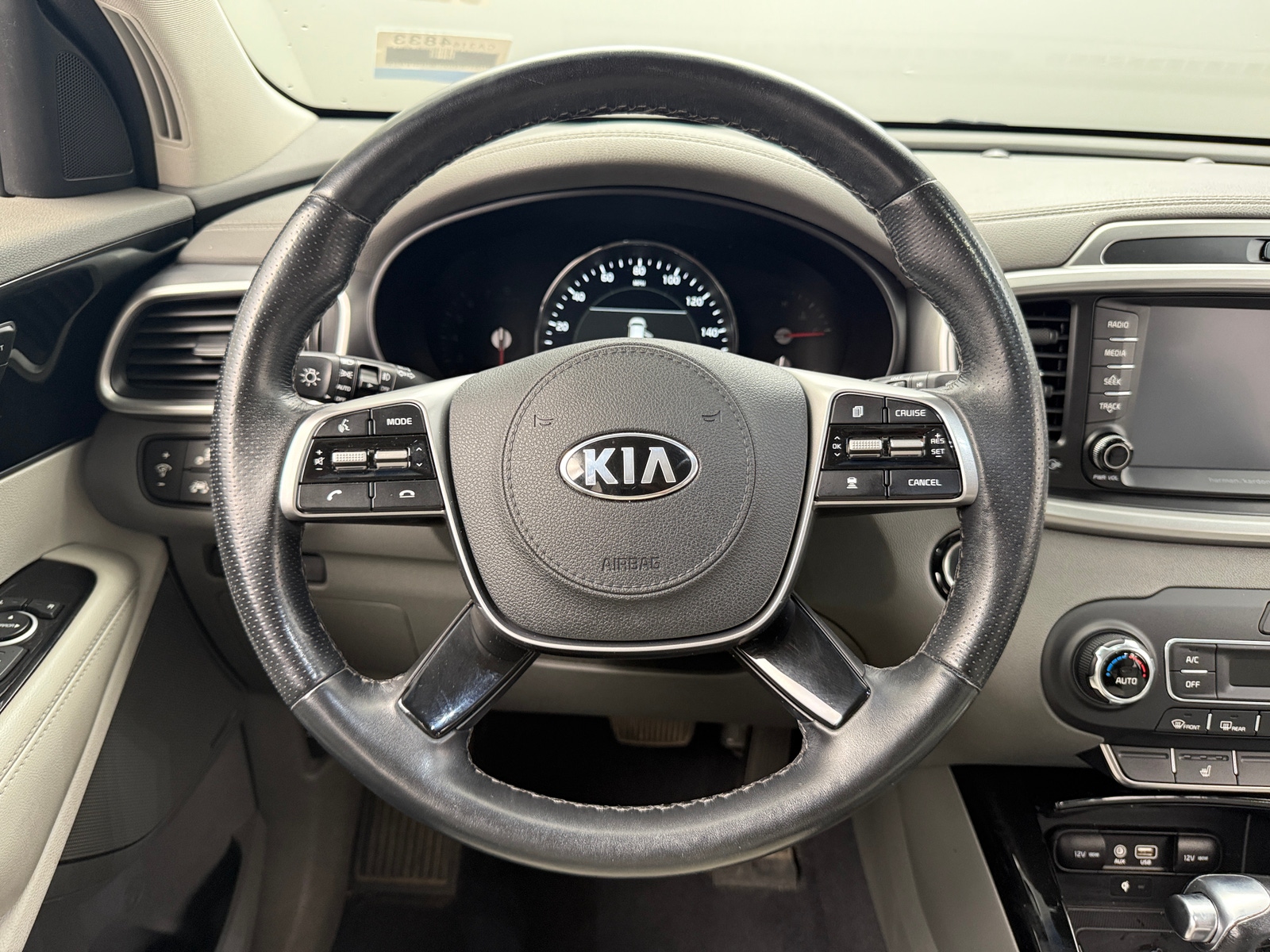 Thumbnail: 2019 Kia Sorento - 4