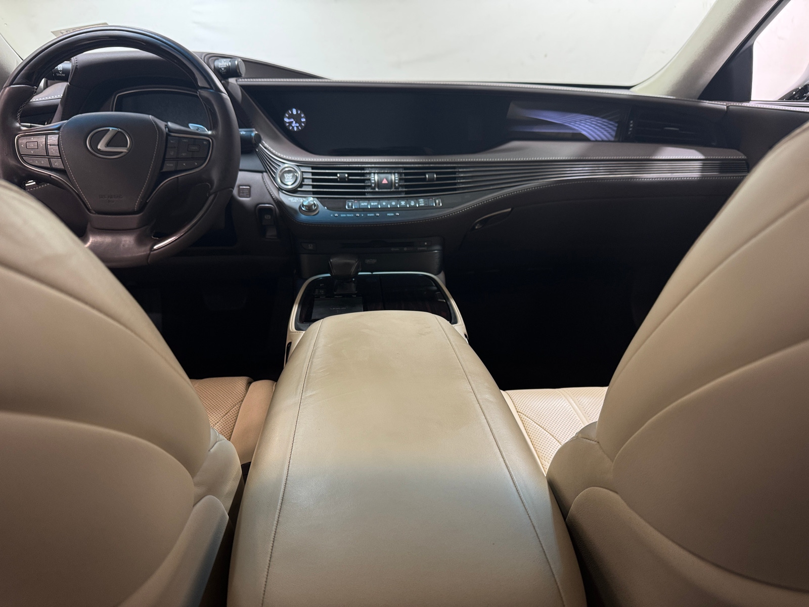 Thumbnail: 2019 Lexus LS - 2
