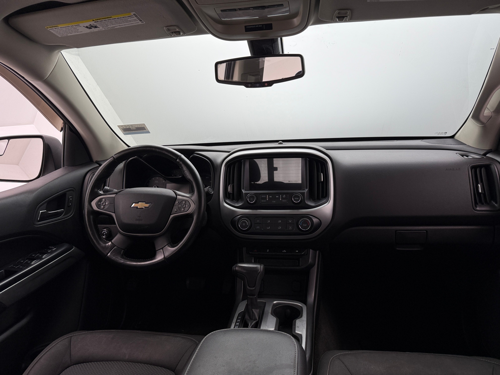 Thumbnail: 2017 Chevrolet Colorado - 3