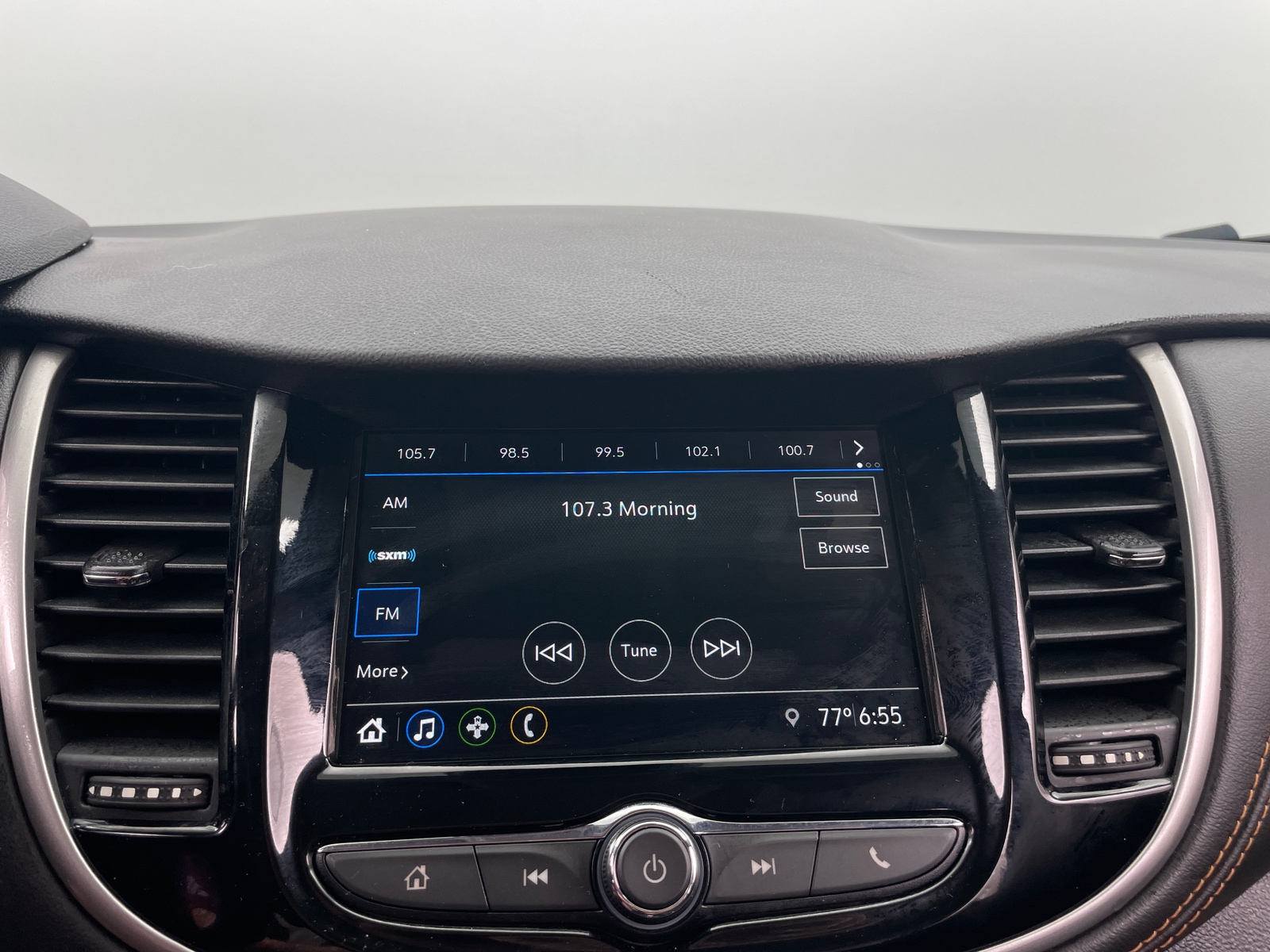 Thumbnail: 2019 Chevrolet Trax - 4