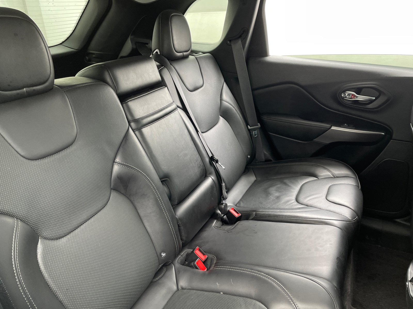 Thumbnail: 2019 Jeep Cherokee - 5