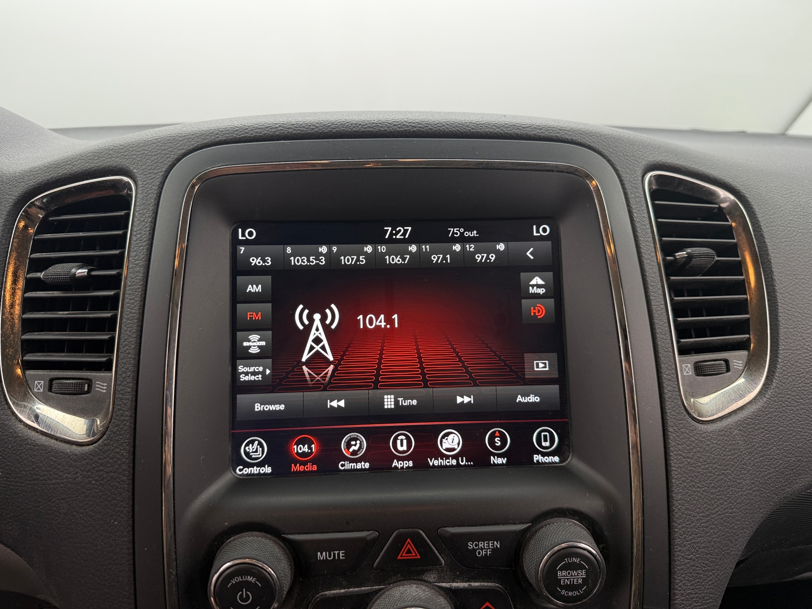 Thumbnail: 2018 Dodge Durango - 3
