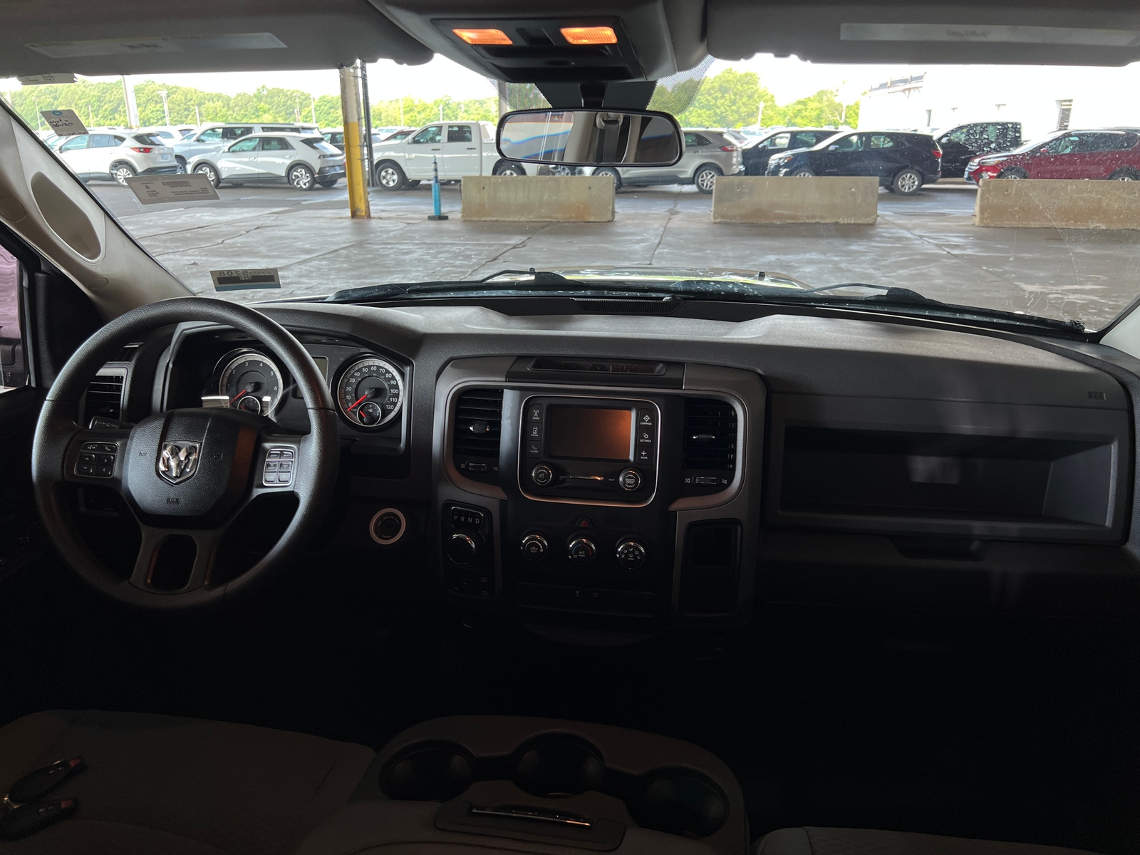 Thumbnail: 2019 RAM 1500 Classic - 3