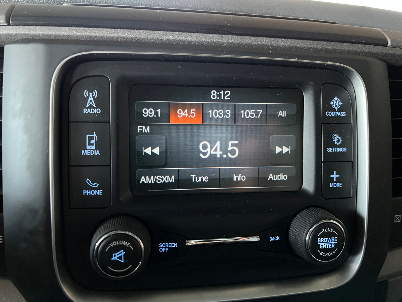 Thumbnail: 2019 RAM 1500 Classic - 4