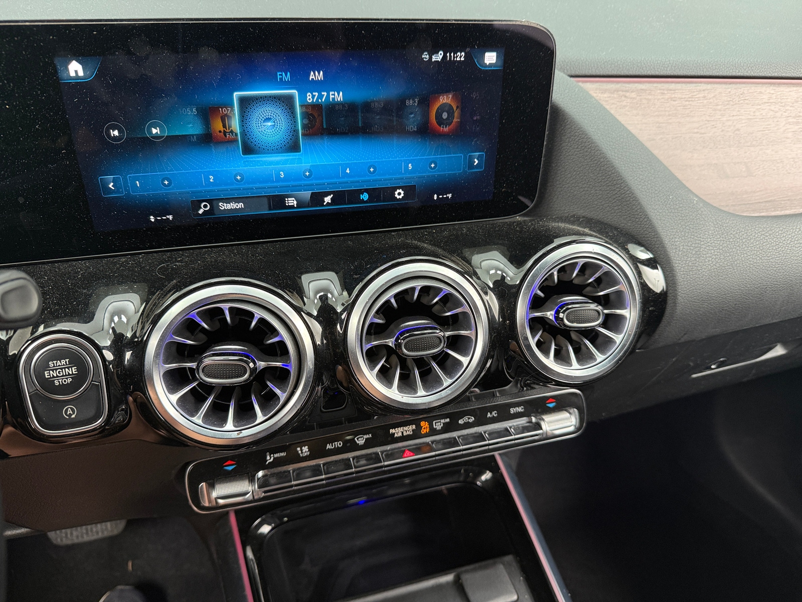 Thumbnail: 2022 Mercedes-Benz GLA - 3