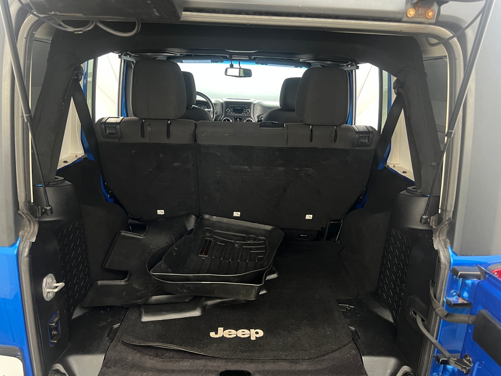Thumbnail: 2015 Jeep Wrangler - 7