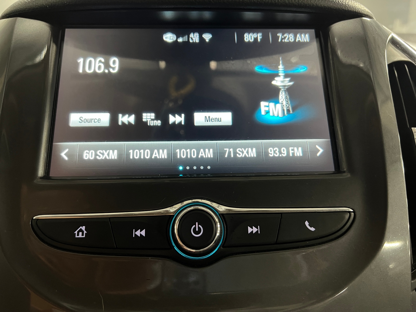 Thumbnail: 2018 Chevrolet Cruze - 4