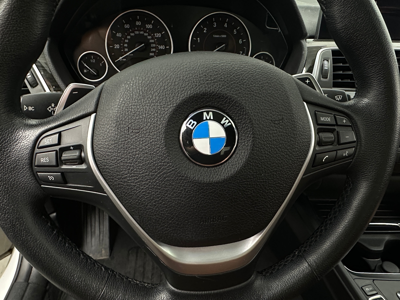 Thumbnail: 2017 BMW 3 Series - 4