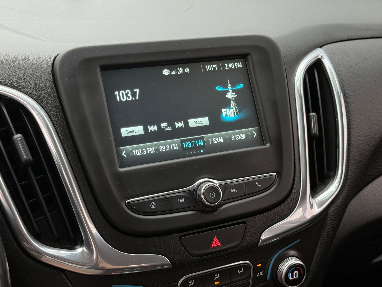 Thumbnail: 2018 Chevrolet Equinox - 4